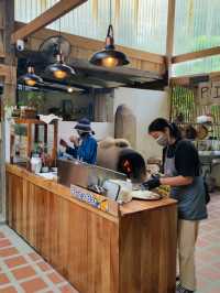 Youngtamfarm ยังทำฟาร์ม  คาเฟ่พรหมคีรี