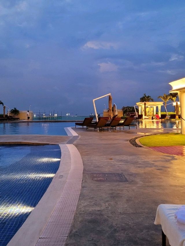 Get a lovely view of Manila Bay and get a feel for luxury from Okada Hotel