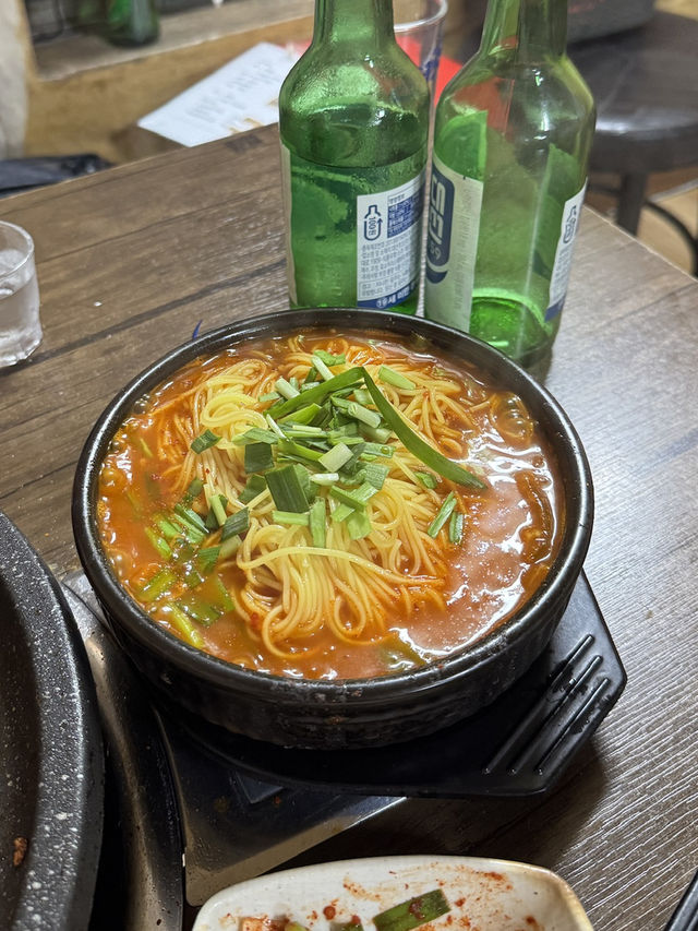 【韓国旅行】並んでも食べたい！地元民が通うコスパ最強！豚焼肉