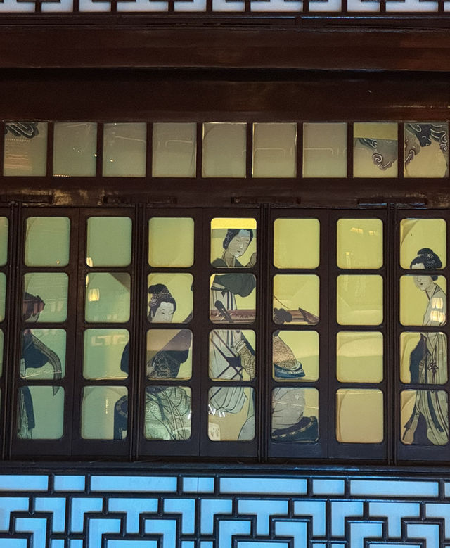 Yu Garden is a dazzling wonderland lost in fairytale