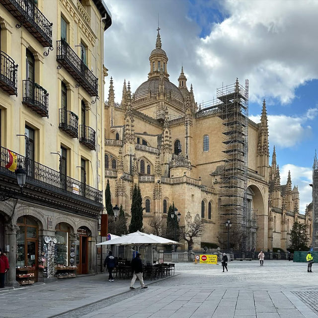 🏰✨ Alcázar of Segovia: A Fairytale Castle Straight from a Storybook