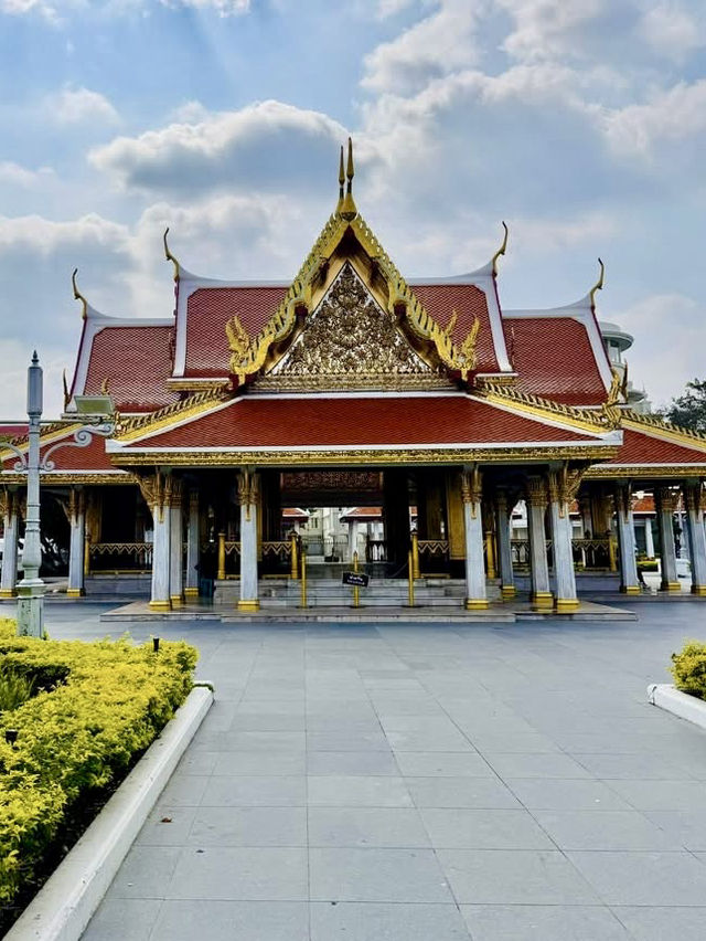Rare 37‑Spires Temple with No Entry Fee  at Wat Ratchanatdaram