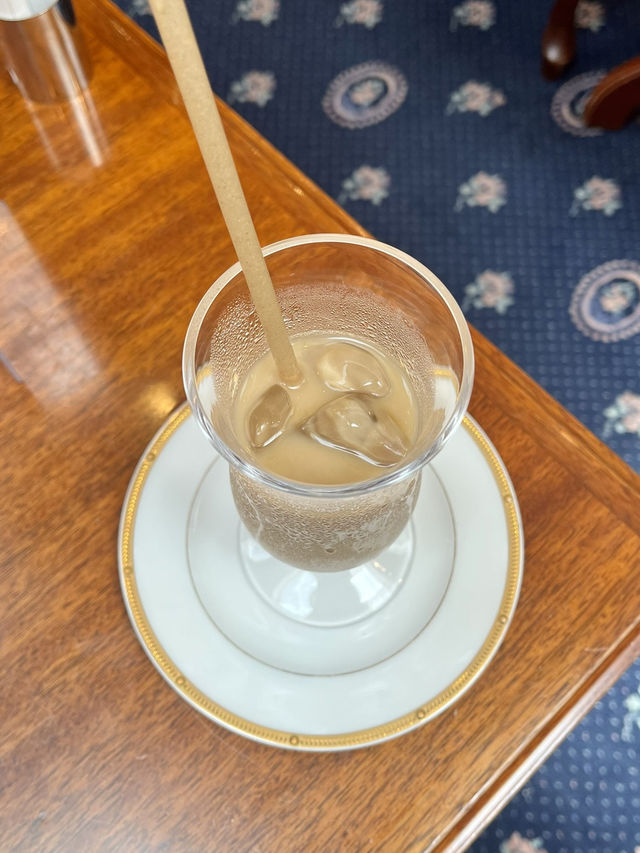 ☕【銀座・トリコロール本店】昭和レトロに包まれる、旅の途中の優雅な一杯