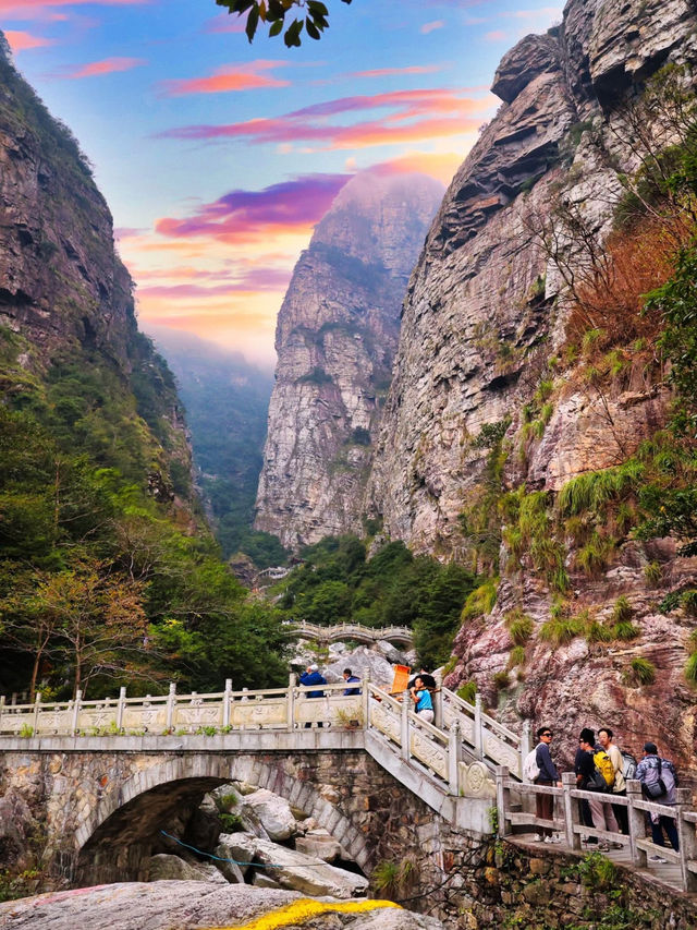 《漫步南昌山水間：一場穿越古今的旅行》