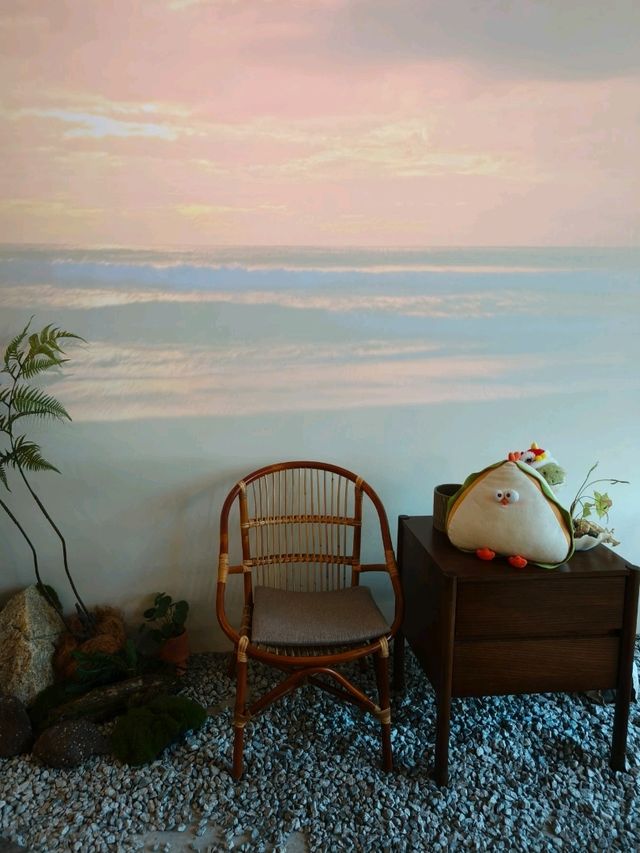 Coffee Break with Nature-Inspired Decor