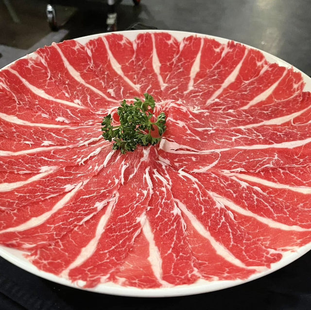 初衷小鹿 Deer’s Hotpot Bistro  💕 前菜 主鍋 肉類 與甜點 都不失望 