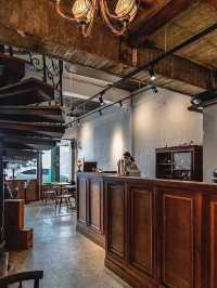老屋改建的日系咖啡廳 💕 喫茶月滿  ! ㄧ間濃濃文青及書香的咖啡店 