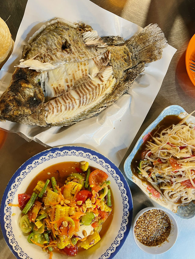 ปลาเผา ส้มตำ เซนเตอร์พ้อยท์อุดร ✨🐟