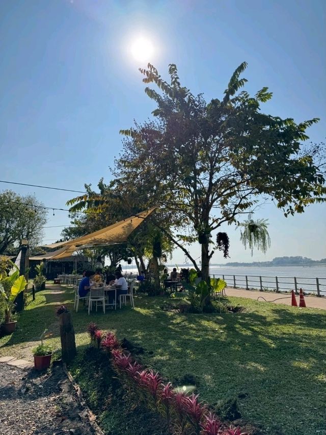 คาเฟ่บรรยากาศดี ริมโขงหนองคาย