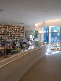 yangcheon park bookshelf