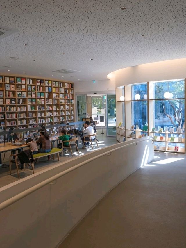 yangcheon park bookshelf