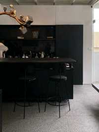 Abstrct Lounge