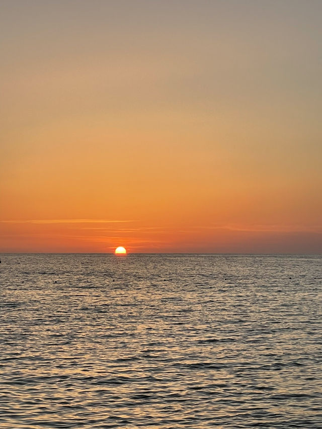 🌇 노을빛에 취하는 순간, 몰타 골든베이의 선셋 🍷