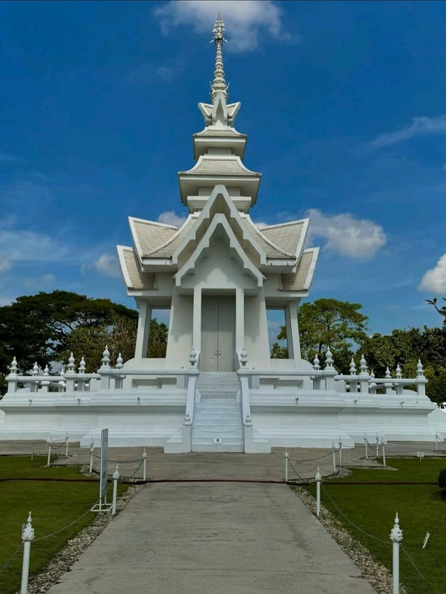 Trippy Temples & Glorious Chaos
