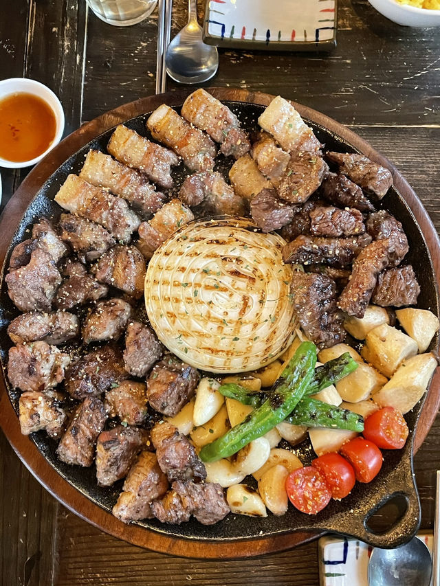 경주 고즈넉한 한옥에서 맛보는 고기한상 