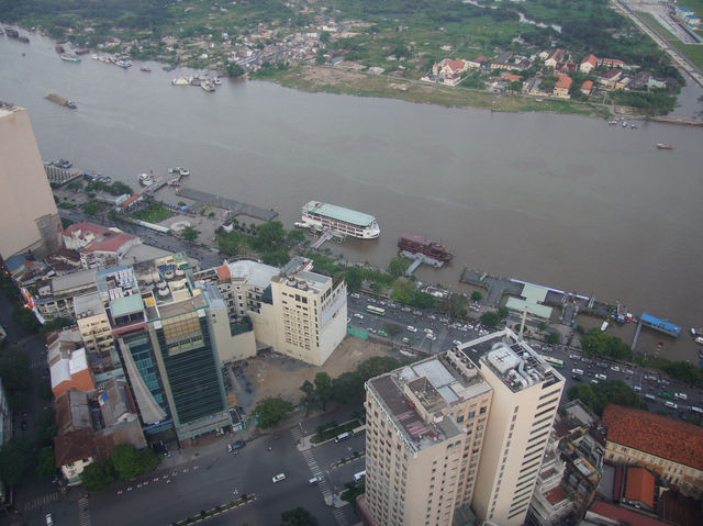 🌇 Golden Hour at Saigon Skydeck – A Sunset to Remember