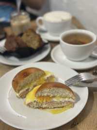 The Mugshot Cafe Bagels, Brews & Heritage Vibes in George Town