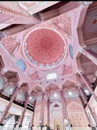 💖 Malaysia’s Pink Mosque — A Dreamy Fairytale Spot You Can’t Miss! 🏰✨