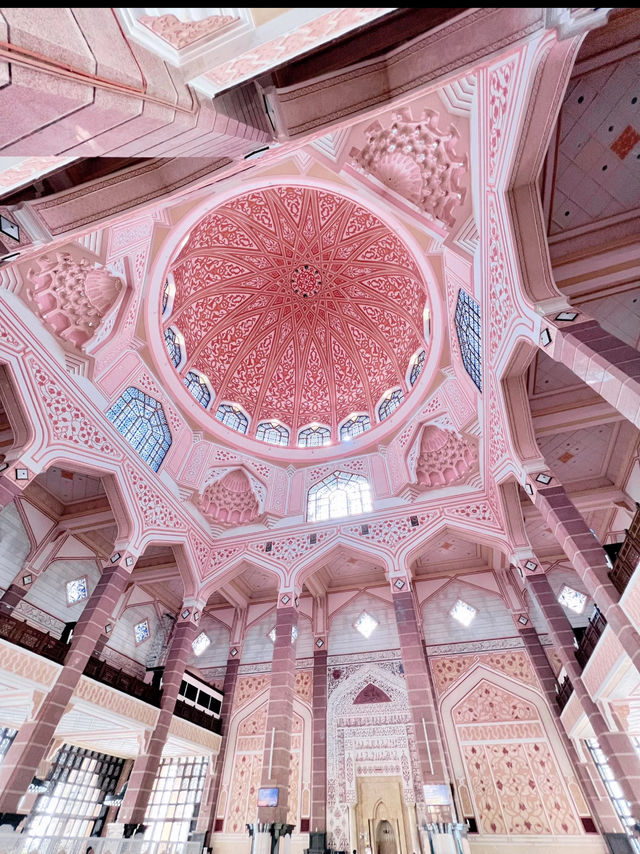 💖 Malaysia’s Pink Mosque — A Dreamy Fairytale Spot You Can’t Miss! 🏰✨