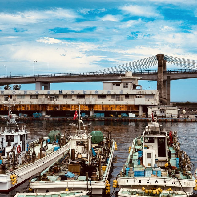Odawara Harbor: A Solo Traveler’s Salt-Kissed Escape Under the Castle Walls"** 🏯🌊