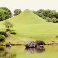 Suizenji Jojuen Garden (水前寺成趣園) – A Miniature Kyoto in Kumamoto** 🌿🎋