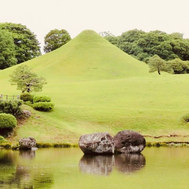 Suizenji Jojuen Garden (水前寺成趣園) – A Miniature Kyoto in Kumamoto** 🌿🎋