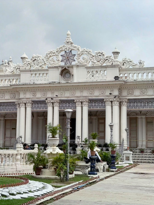 【インド・コルカタ パールシュワナート寺院】異文化感じられる静寂のオアシス