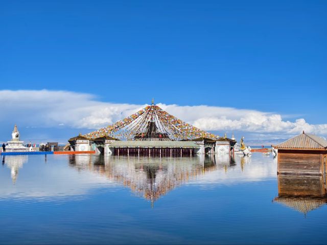 Qinghai Lake: Nature’s Masterpiece on the Roof of the World