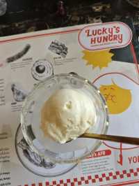 สวรรค์ของคนรักข้าวผัดอเมริกัน Lucky's Hungry อารีย์