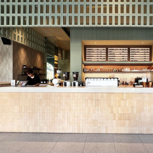 KIF BKK — คาเฟ่ญี่ปุ่นมินิมอลที่เงียบ