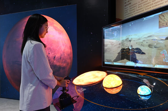 香港科學館新展覽展示國家航天航空航海三大領域成就