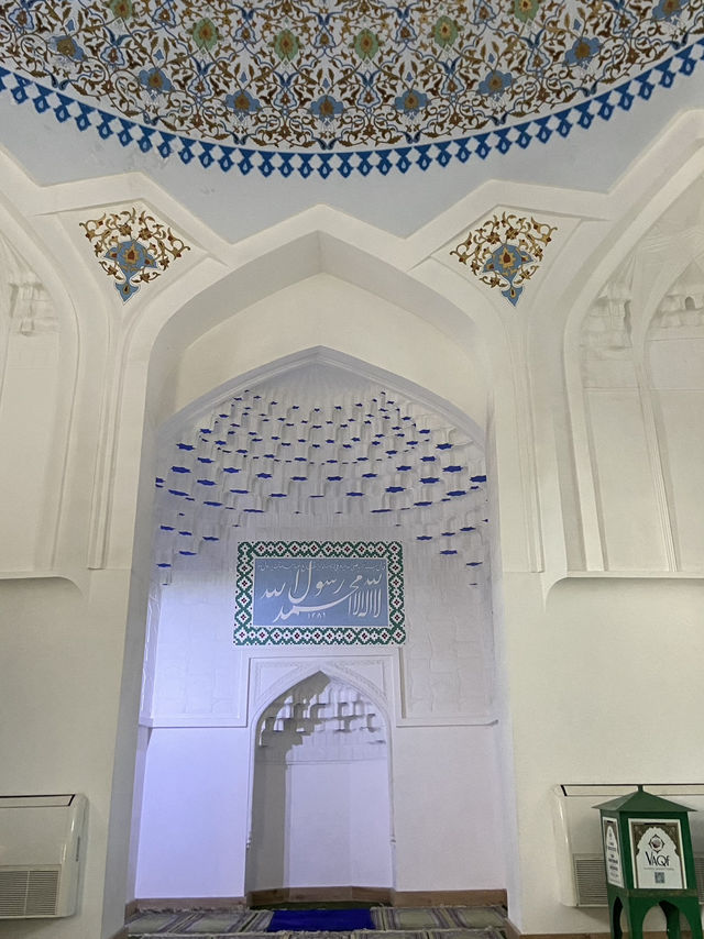A Sanctuary of Serenity: Hazrat Khizr Mosque