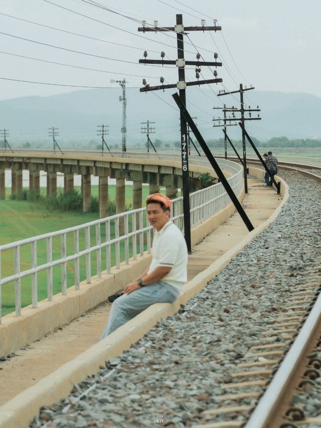 🚂 เคยเห็นรถไฟ "วิ่งบนน้ำ" กันหรือยัง