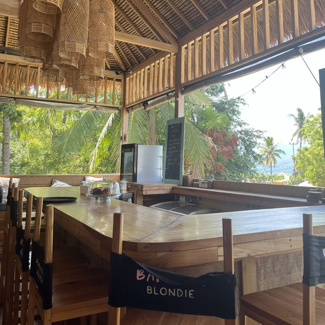 길리 힐링 카페 Coffee & Thyme Gili Trawangan