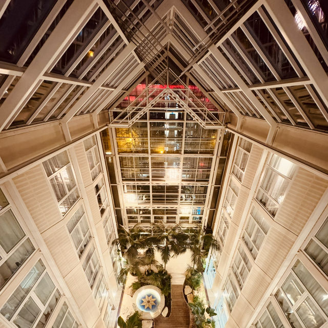 夜晚現代建築打卡新體驗🌃