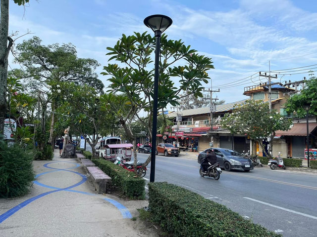 🌴🌊 Ao Nang Beach – Krabi’s Vibrant Seaside Escape 🏖✨