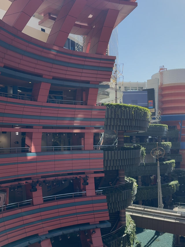 【福岡・博多運河城】城市劇場的奇幻漫步:流水、光影與鋼彈的交響樂 【福岡・博多運河城】城市劇場的奇幻漫步:流水、光影與鋼彈的交響樂