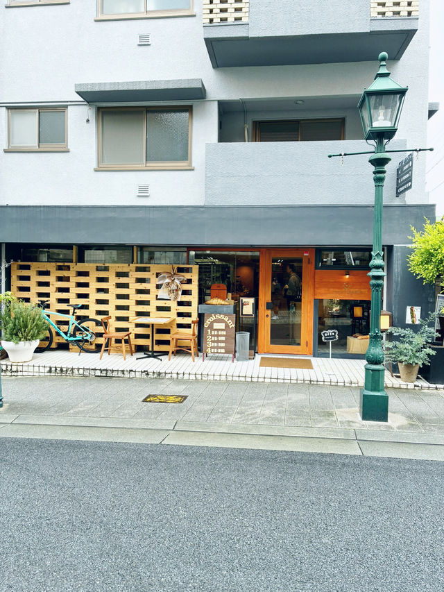 北野の坂の途中で香ばしい香りに誘われて🥐✨ 北野の坂の途中で香ばしい香りに誘われて🥐✨