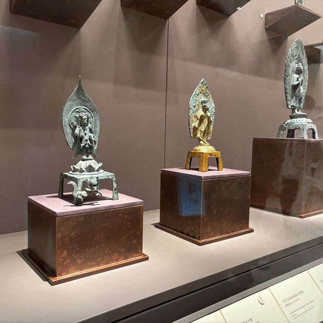 穿越八千年文物展新體驗 【上海看展天花板!免費逛中國文物半壁江山】🏛️✨ 穿越八千年文物展新體驗 【上海看展天花板!免費逛中國文物半壁江山】🏛️✨