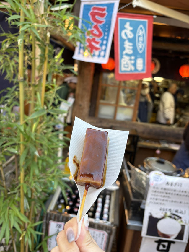 紅葉に包まれる癒しの古刹。深大寺で過ごす穏やかな時間 紅葉に包まれる癒しの古刹。深大寺で過ごす穏やかな時間