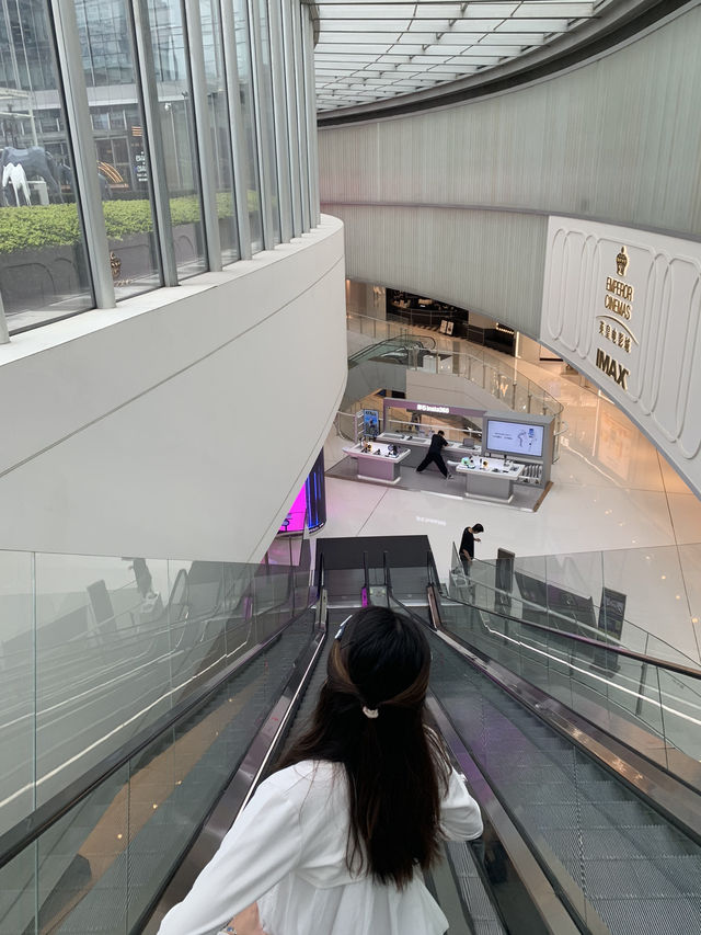 IFS Chengdu – ห้างลักชูรี่กลางเมืองเฉิงตู IFS Chengdu – ห้างลักชูรี่กลางเมืองเฉิงตู