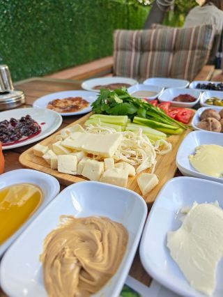 The Ultimate Turkish Breakfast Spread for $25 🍳🇹🇷