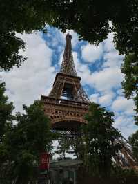 🗼✨ Eiffel Tower: Paris’ Timeless Icon of Romance and Wonder ✨🗼   