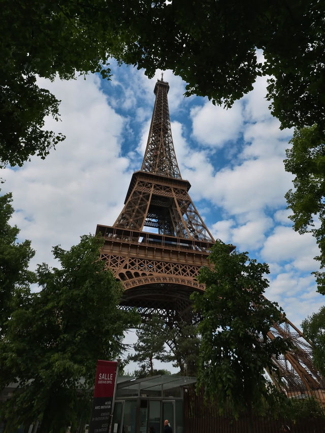 🗼✨ Eiffel Tower: Paris’ Timeless Icon of Romance and Wonder ✨🗼   