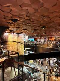 One of the world largest Starbucks 🍺