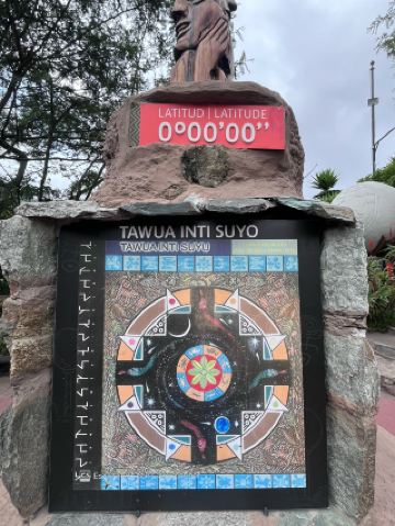 Walking along the equator, the center of the world🇪🇨🌏