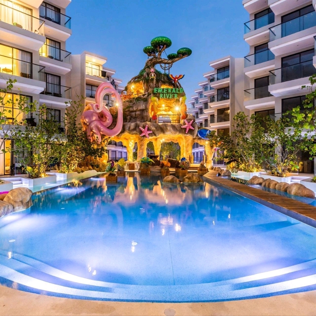 Hey everyone! Here’s the promised post about that Phuket hotel we scored on a massive off-season discount—and which completely blew our expectations out of the water. Let's talk about the Emerald 5*.

When picking a hotel in Asia, especially when traveling with kids, you always have a ton of worries: will it be clean, what will the baby eat, how welcoming will the staff be? Emerald completely shattered all those stereotypes from minute one. But, like anywhere, there are a few nuances you should know about beforehand. Let's break it down and give you the honest truth!

Let's start with the most important morning ritual. I’m giving a massive thumbs up for the very non-Thai breakfasts! Anyone who has been to Asia knows the drill: hotel buffets often mean specific local noodles, rice, and a ton of spices that can quickly make a Western stomach rebel. At Emerald, it’s a whole different story.

The breakfasts here are incredibly varied and totally catered to our tastes. There’s a huge selection for both adults and kids of all ages: mountains of the freshest exotic fruits, creamy yogurts, oatmeal, incredibly fragrant pastries, and classic Western dishes. And the absolute best part? The food stations are never empty! The chefs are constantly and quickly restocking all the trays. You could show up right before closing, and you'd still find a full spread of fresh food waiting for you.

But what totally won our hearts was how they treat their guests. I have to highlight the unreal, genuine friendliness of the staff. We were traveling with our 9-month-old daughter. During breakfast, a waiter saw our little girl and actually came over on his own (!) to offer to make mashed potatoes just for her. That wasn't even on the buffet menu! Every single day, the kitchen staff boiled and mashed fresh potatoes specifically for her. And over our entire 11-night stay, they didn't charge us a single baht for it! That kind of attention to detail is what true five-star service is all about. 

      

Now, let's talk about the grounds and the rooms 🏨

A lot of tourists mention one major drawback in their reviews: the layout of the buildings means that from many rooms, you’re literally staring into someone else’s windows or right at the neighboring balcony. But we lucked out! We booked a great room category, so every evening we got to gaze at the gorgeous ocean and soak in the sunsets right from our room. So, definitely pay attention to the view when you're booking!

There are two awesome water slide areas for kids on the property. The toddler zone is an absolute blast, but I do have some reservations about the big slides. Honestly, they seemed pretty dangerous to us. The design is a bit sketchy, so I highly recommend not letting your kids go on them unsupervised—and adults should be careful, too.

And probably the biggest downside for anyone who loves to swim is the lack of a deep pool. Sure, there seem to be a lot of pools, but they’re all shallow. If the ocean gets rough and you can't go in the sea, there's nowhere for an adult to get a proper swim in at the hotel—you just have to settle for the communal "kiddie pool" with all the youngsters.

My verdict: despite the minor hiccups with the pools, Emerald is a fantastic family hotel with next-level customer care and amazing food. If you snag a room on a higher floor with a great ocean view, your vacation will be absolutely perfect!

Travel in comfort, friends! It's totally worth it. ✈️🌴