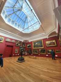 🏛濃厚的藝術氣息⚱️~利茲美術館 (Leeds Art Gallery) 