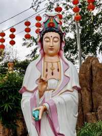 Bright details of Thean Hou Temple