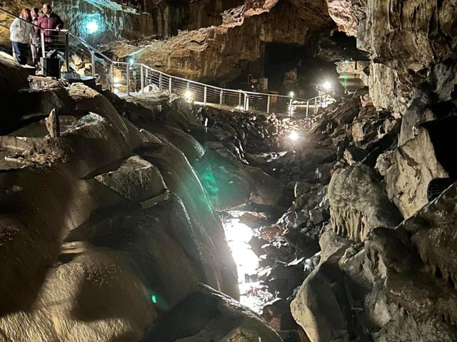 Poole's Cavern 🇬🇧